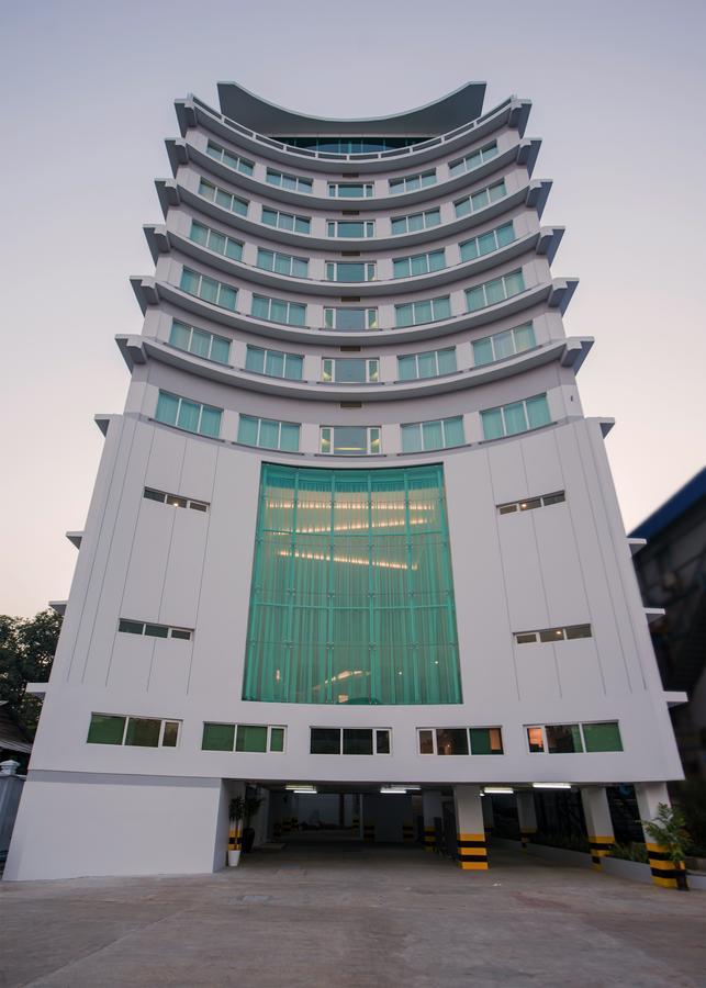Wyne Hotel Rangum Exterior foto